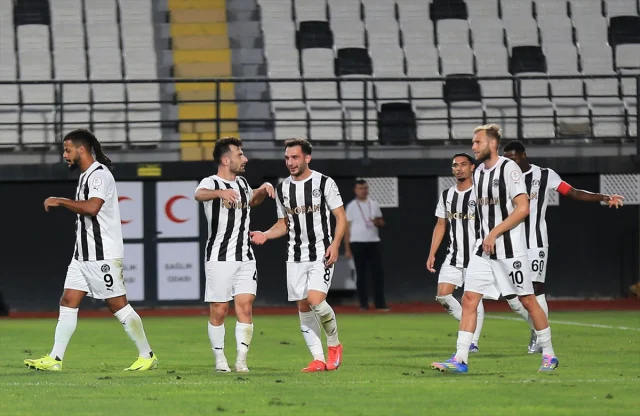 Manisa'da Gol Yağmuru: Esenler Erokspor Son Dakikada Galibiyeti Kaptı