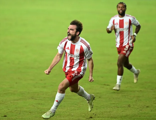 Trendyol Süper Lig'de Nefes Kesen Mücadele Tarihe Geçti