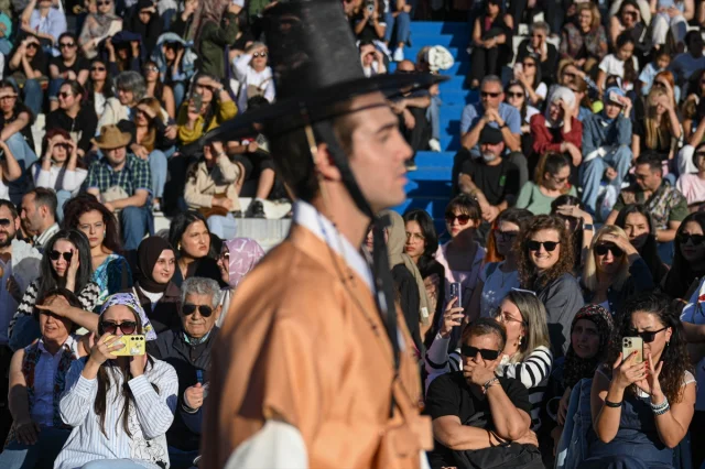 Kültür Yolu Festivali'nde Kore Esintisi: Eşsiz Bohça Sergisi ve Hanbok Defilesi