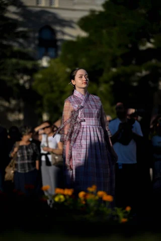 Kültür Yolu Festivali'nde Kore Esintisi: Eşsiz Bohça Sergisi ve Hanbok Defilesi