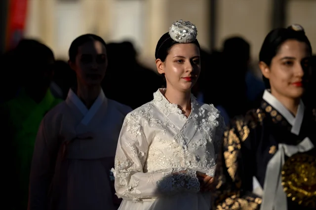 Kültür Yolu Festivali'nde Kore Esintisi: Eşsiz Bohça Sergisi ve Hanbok Defilesi