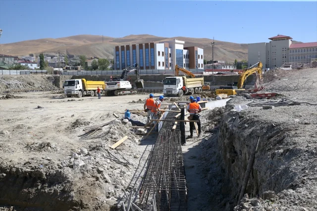 Van'da Dev Sağlık Kompleksi İçin Çalışmalar Hız Kesmiyor