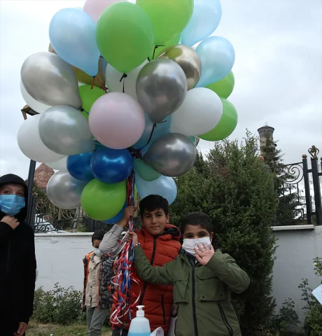 Minik Sıraç'ın Hayali Gerçek Oldu: Polislerle Balon Uçurdu