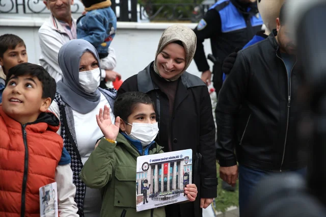 Minik Sıraç'ın Hayali Gerçek Oldu: Polislerle Balon Uçurdu