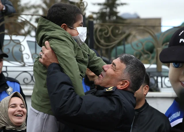 Minik Sıraç'ın Hayali Gerçek Oldu: Polislerle Balon Uçurdu