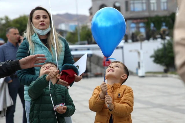Minik Sıraç'ın Hayali Gerçek Oldu: Polislerle Balon Uçurdu