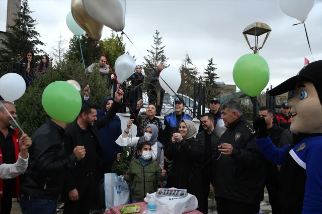 Minik Sıraç'ın Hayali Gerçek Oldu: Polislerle Balon Uçurdu