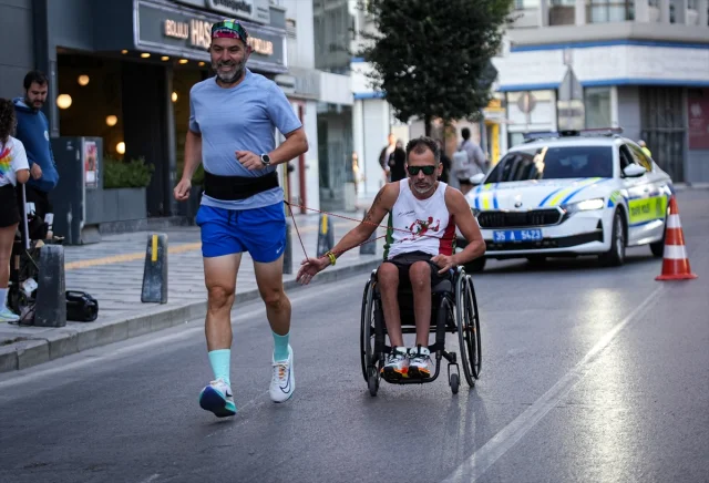 İzmir Yarı Maratonu'nda Sürpriz Sonuç Kimleri Şaşırttı?