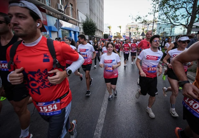 İzmir Yarı Maratonu'nda Sürpriz Sonuç Kimleri Şaşırttı?