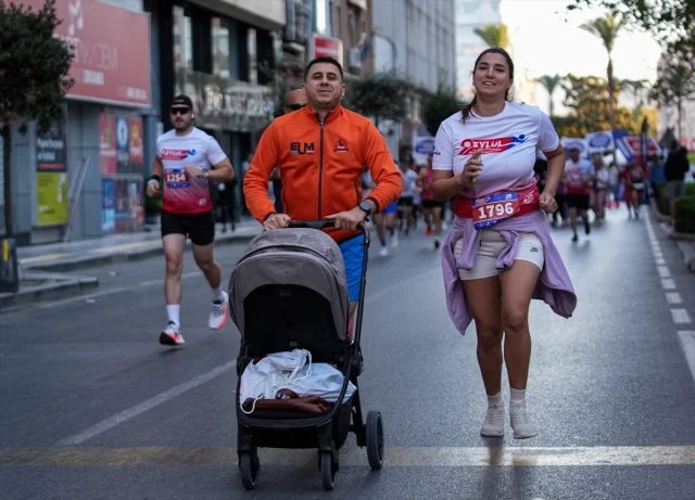 İzmir Yarı Maratonu'nda Sürpriz Sonuç Kimleri Şaşırttı?