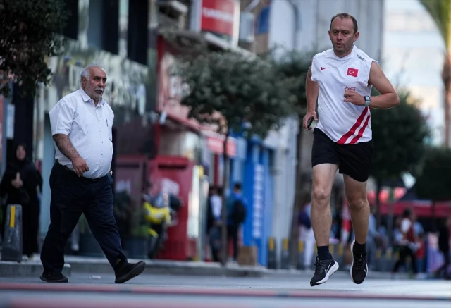 İzmir Yarı Maratonu'nda Sürpriz Sonuç Kimleri Şaşırttı?