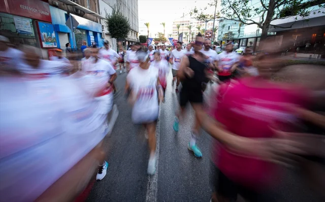 İzmir Yarı Maratonu'nda Sürpriz Sonuç Kimleri Şaşırttı?