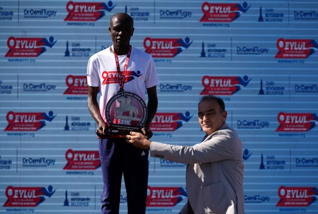 İzmir Yarı Maratonu'nda Sürpriz Sonuç Kimleri Şaşırttı?
