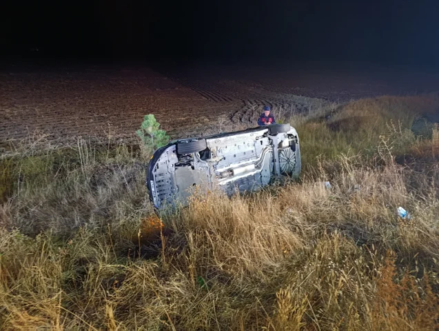 Sivas'ta Korkutan Kaza: Araç Şarampole Yuvarlandı, Beş Yaral...