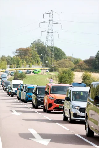 Ford Transit Devasa Konvoyla Rekorlar Listesinde