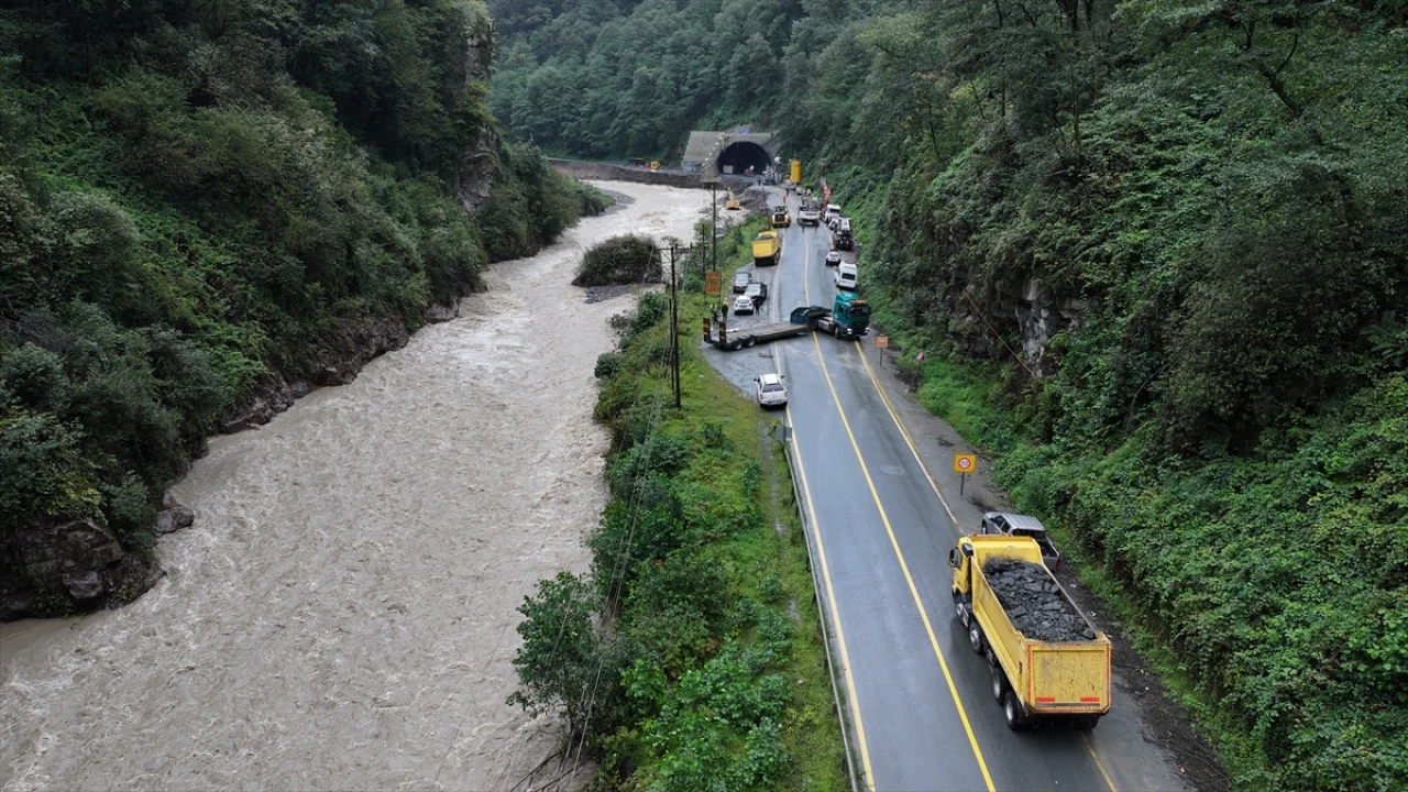 Çamlıhemşin'de Bakanların Kritik İncelemesi İzlenim Bıraktı