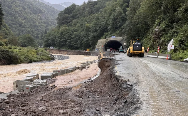 Çamlıhemşin'de Bakanların Kritik İncelemesi İzlenim Bıraktı