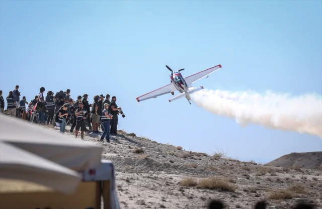 Sivrihisar Hava Gösterileri'nde Nefes Kesen Anlar: Jetler ve Tarihi Uçaklar Gökyüzünde