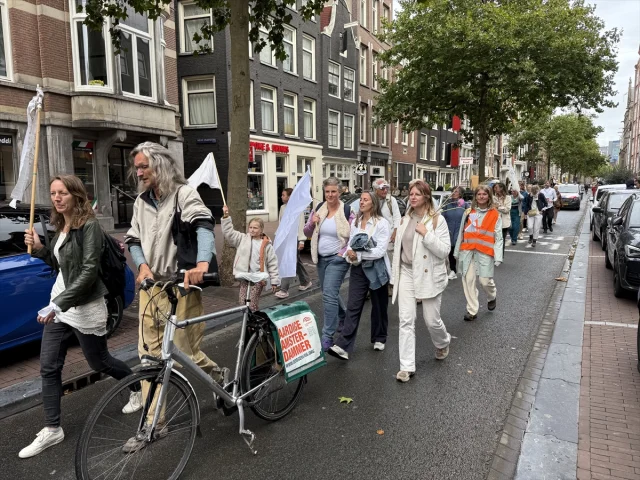 Amsterdam'da Barış Yürüyüşü: Filistin İçin Umut Yolu