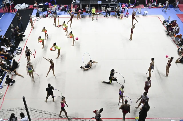 Ankara'daki Ritmik Cimnastik Turnuvası Nefes Kesti