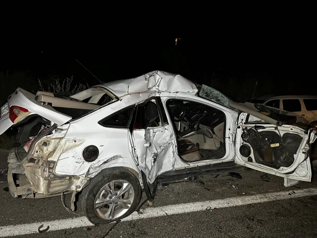 Uşak'ta Feci Kaza: Tırla Çarpışan Araçta Korkunç Son