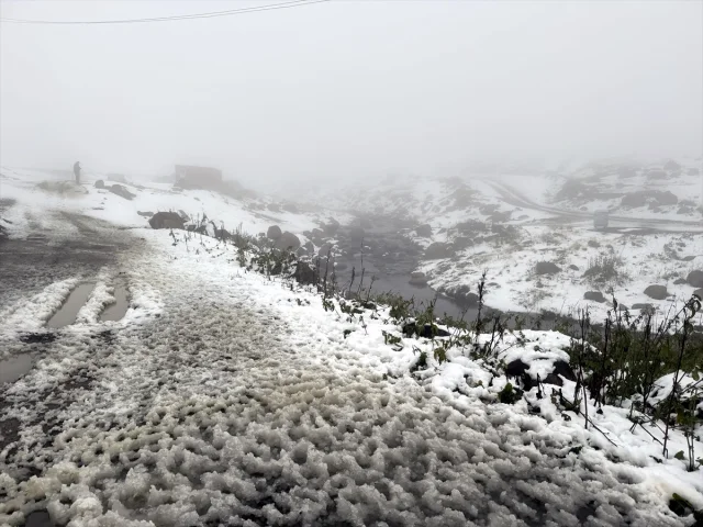 Kış Kapıda Ardahan ve Kars'a Kar Yağışı Sürprizi