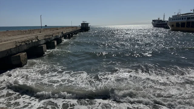 Tekirdağ'da Sert Poyraz Deniz Trafiğini Felç Etti