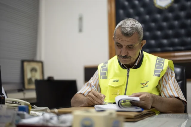 Bir Aile Destanı: 45 Yıldır Rayların Ustası Olan Demiryolu Çalışanının Hayatı