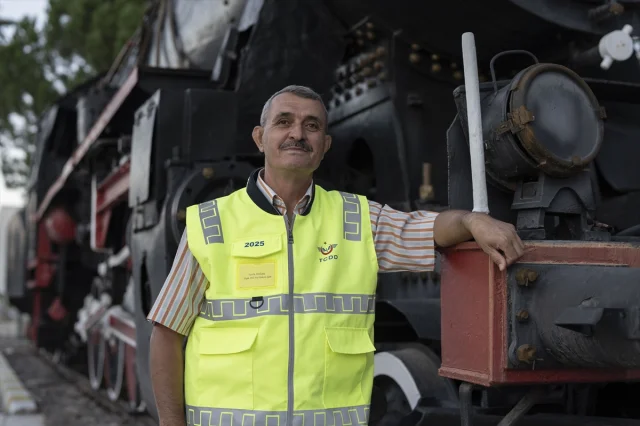 Bir Aile Destanı: 45 Yıldır Rayların Ustası Olan Demiryolu Çalışanının Hayatı
