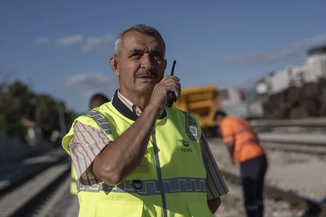 Bir Aile Destanı: 45 Yıldır Rayların Ustası Olan Demiryolu Çalışanının Hayatı