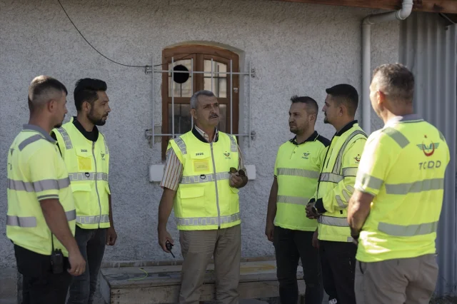 Bir Aile Destanı: 45 Yıldır Rayların Ustası Olan Demiryolu Çalışanının Hayatı