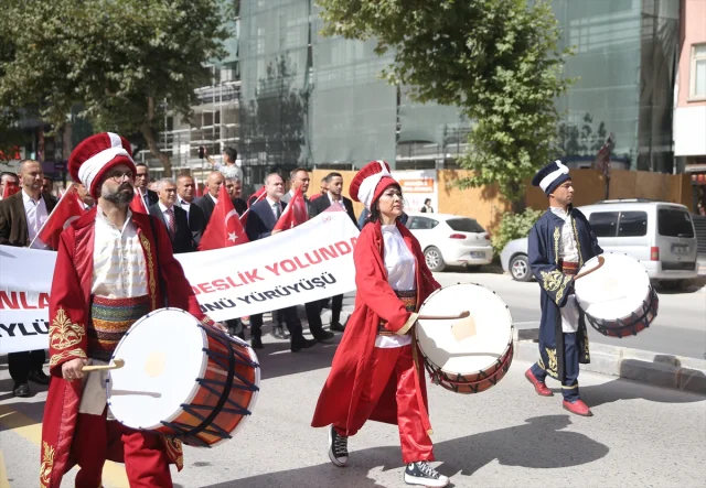 Davul Tutkusu Ayşe Ezer'i Mehter Takımının Yıldızı Yaptı