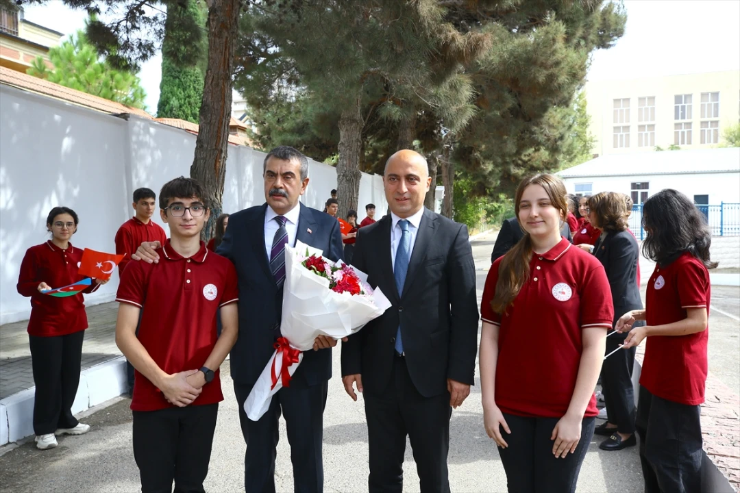 Bakü Türk Anadolu Lisesi'nin Yeni Yerleşkesi Büyük Bir Coşkuyla Açıldı