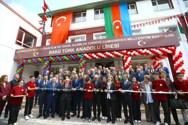 Bakü Türk Anadolu Lisesi'nin Yeni Yerleşkesi Büyük Bir Coşkuyla Açıldı