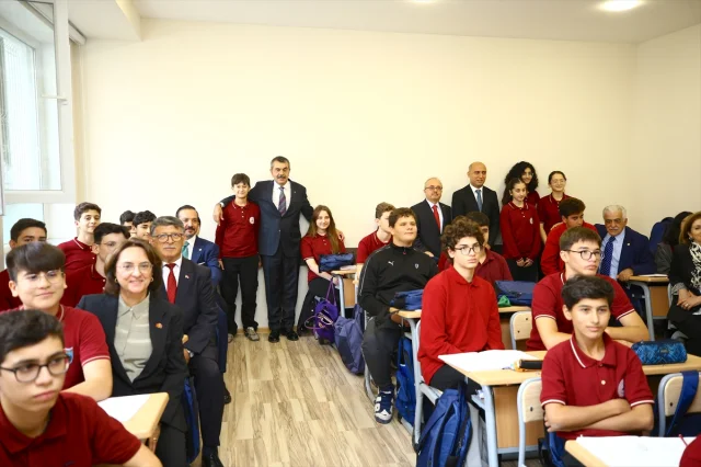 Bakü Türk Anadolu Lisesi'nin Yeni Yerleşkesi Büyük Bir Coşkuyla Açıldı