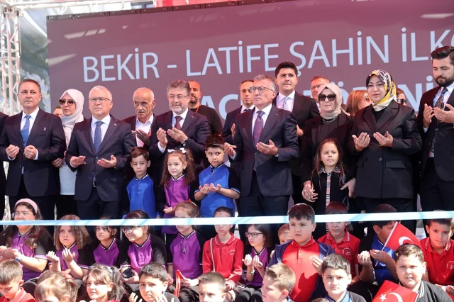Bakan Yumaklı'nın Sürpriz Sözleri Sivas'ta Yankılandı - Geleceğimizin Teminatı: Çocuklar ve Doğa