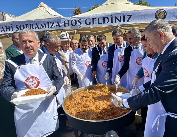 Kırşehir'de Ahilik Haftası Coşkusu: Geleneksel Değerlerin Yeniden Canlanışı