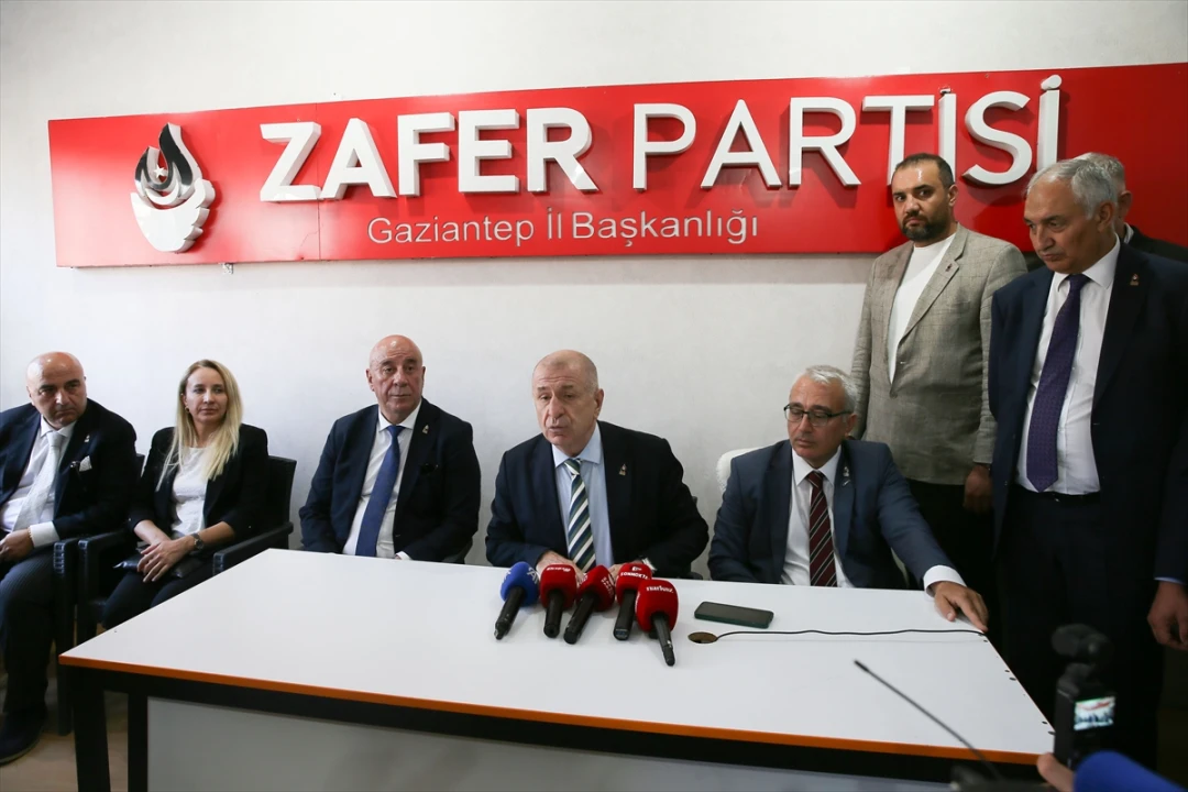 Ümit Özdağ Gaziantep'te: Zafer Partisi Hızla Yükseliyor