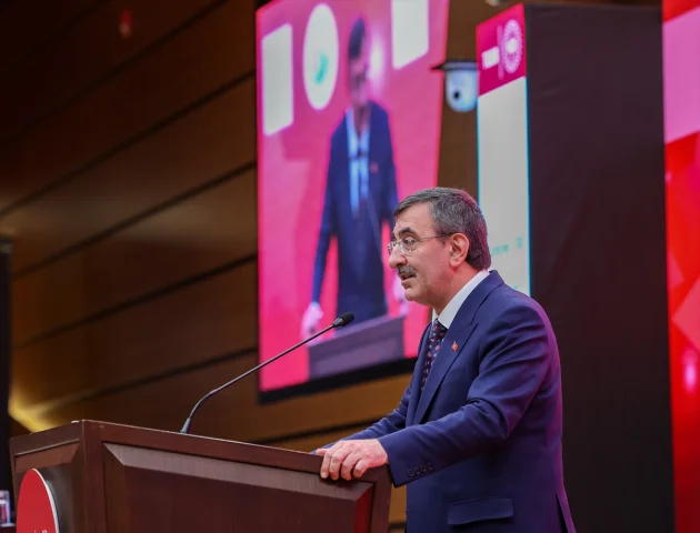 Cumhurbaşkanı Yardımcısı Yılmaz Uluslararası Rekabeti Değerlendirdi