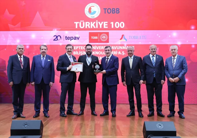 Cumhurbaşkanı Yardımcısı Yılmaz Uluslararası Rekabeti Değerlendirdi