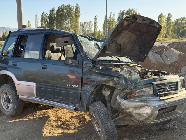 Kahramanmaraş'ta Sürpriz Kaza Anı: Devrilen Cip ve Yaralılar...