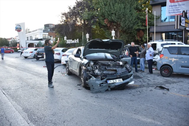 Sakarya’da Beton Mikseri Yoldan Çıktı: İki Çocuk Hastaneye Kaldırıldı