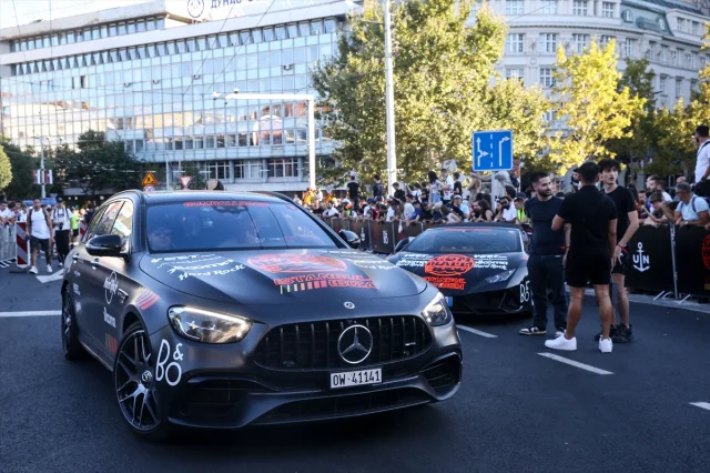 Gumball 3000 Rallisi Lüks Araçlarıyla Belgrad'da Gövde Gösterisi Yaptı