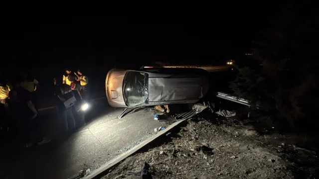 Gaziantep'te Feci Kaza: Lastik Patladı, Kamyonet Devrildi
