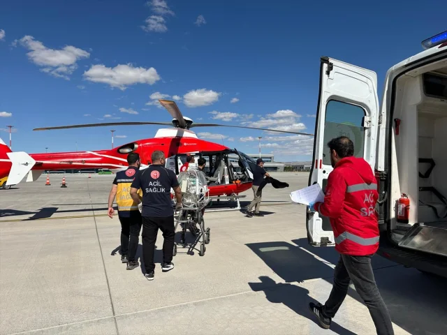 Ambulans Helikopter Bebek İçin Seferber Oldu