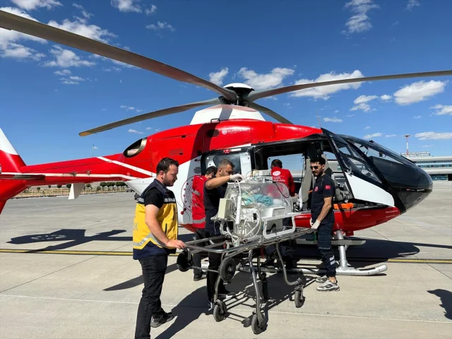Ambulans Helikopter Bebek İçin Seferber Oldu