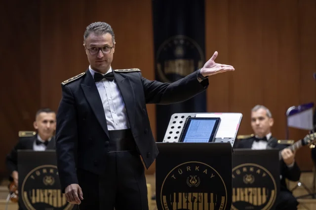 Ankara Kültür Yolu Festivali'nde Unutulmaz Bir Gece: Türk Armoni Yıldızları Orkestrası Harikalar Yarattı