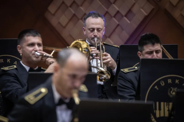 Ankara Kültür Yolu Festivali'nde Unutulmaz Bir Gece: Türk Armoni Yıldızları Orkestrası Harikalar Yarattı