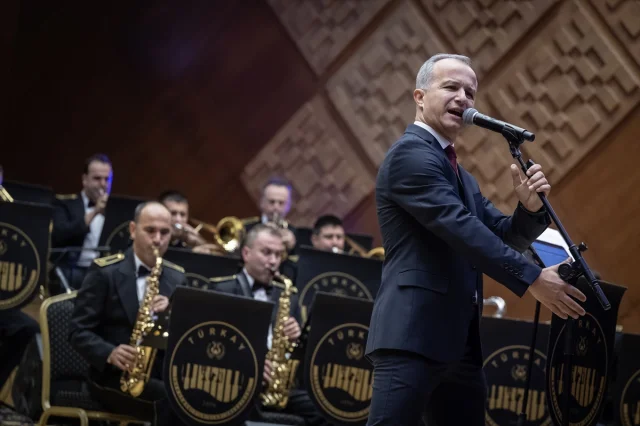 Ankara Kültür Yolu Festivali'nde Unutulmaz Bir Gece: Türk Armoni Yıldızları Orkestrası Harikalar Yarattı