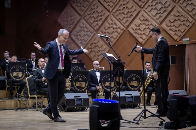 Ankara Kültür Yolu Festivali'nde Unutulmaz Bir Gece: Türk Armoni Yıldızları Orkestrası Harikalar Yarattı